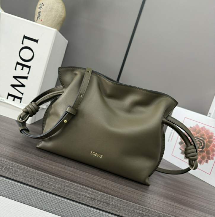 Picture of Loewe Handbags _SKUfw239907436fw